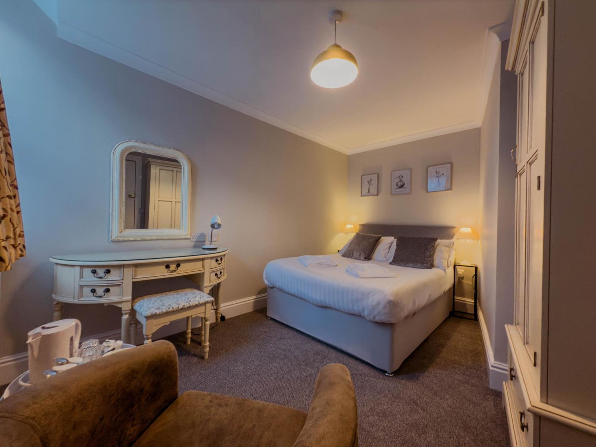 Newport Quay Bed & Breakfast Exterior photo